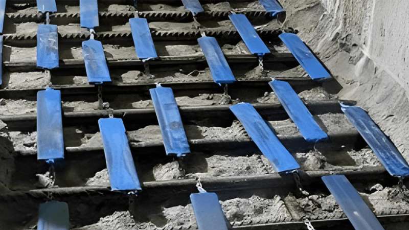 Vasbetonban lévő betonacél védelme a korrózióval szemben